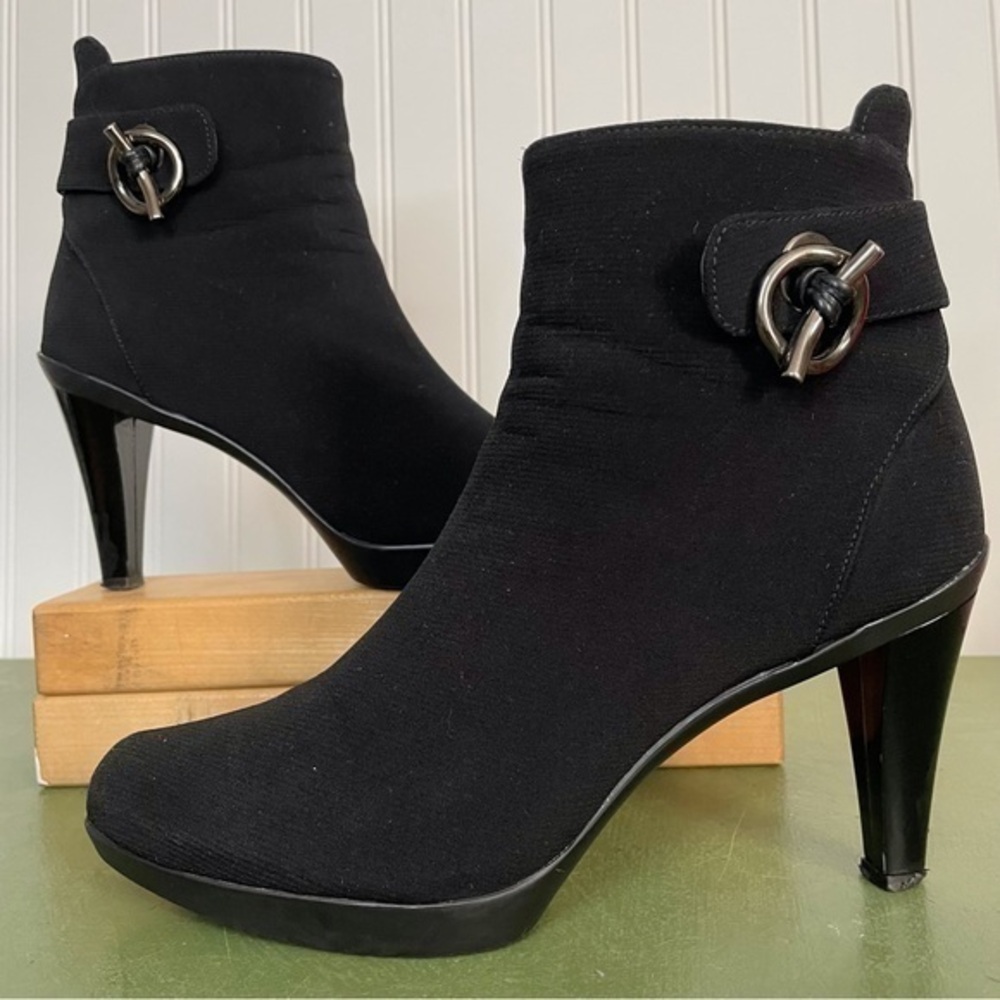 Stuart Weitzman RINGGORE Waterproof Gore-Tex Boots